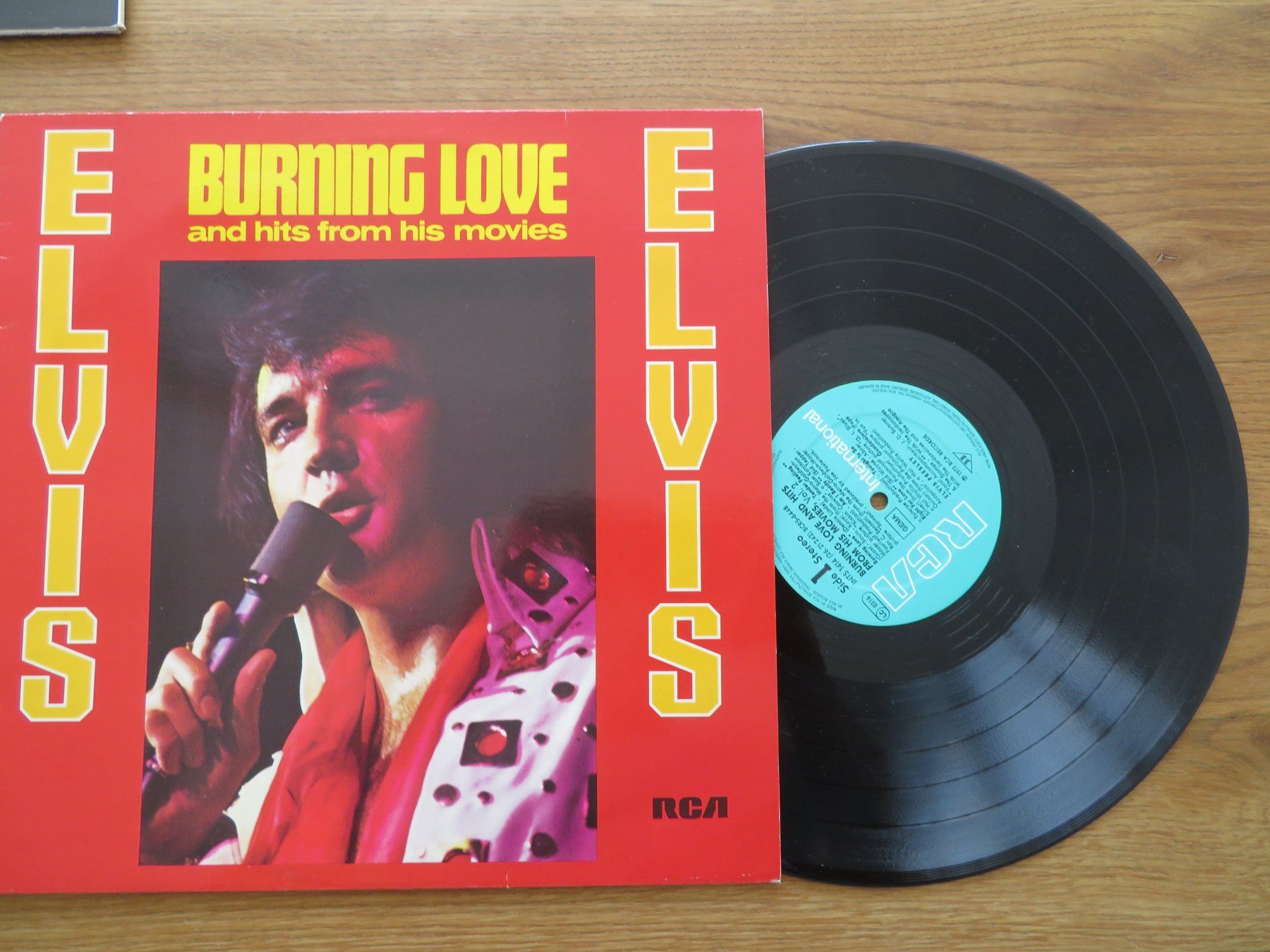 Dischi in vinile: Elvis LP Burning Love and hits RCA – Nuovo (secondo la descrizione) da Zürich venduto da max_cp5f