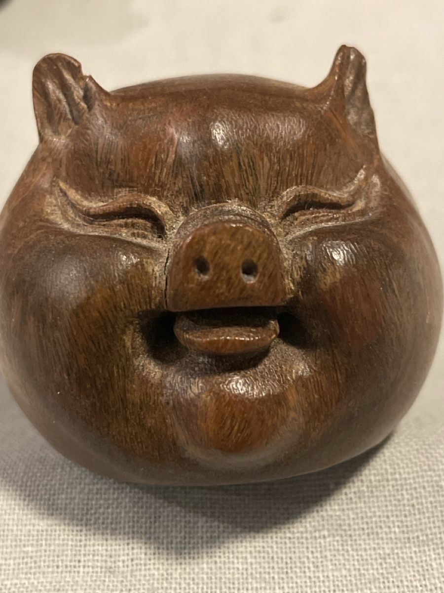 Statuette: Netsuke Holz, Schweinekopf, signiert – Usato da Embrach venduto da Gauvain1