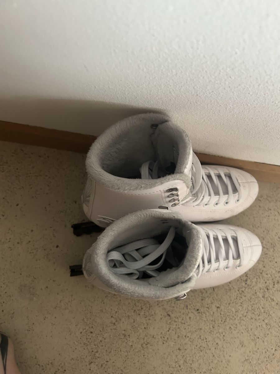 Pattini da ghiaccio: Bladerunner Diva Schlittschuhe  – Usato da Wolfhausen venduto da eil_jc5j 2