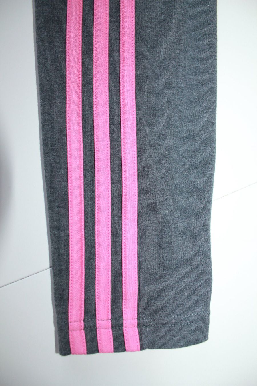 Leggings: Leggins Adidas gris t. S – Usato da Peseux venduto da Gilloss 3