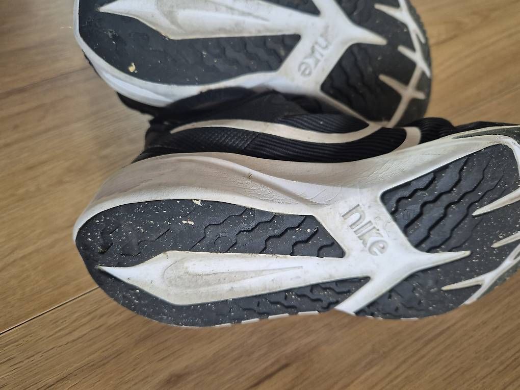 Scarpe da uomo: Nike Schuhe gr. 36.5 – Usato da Thun venduto da Lexu4444 1