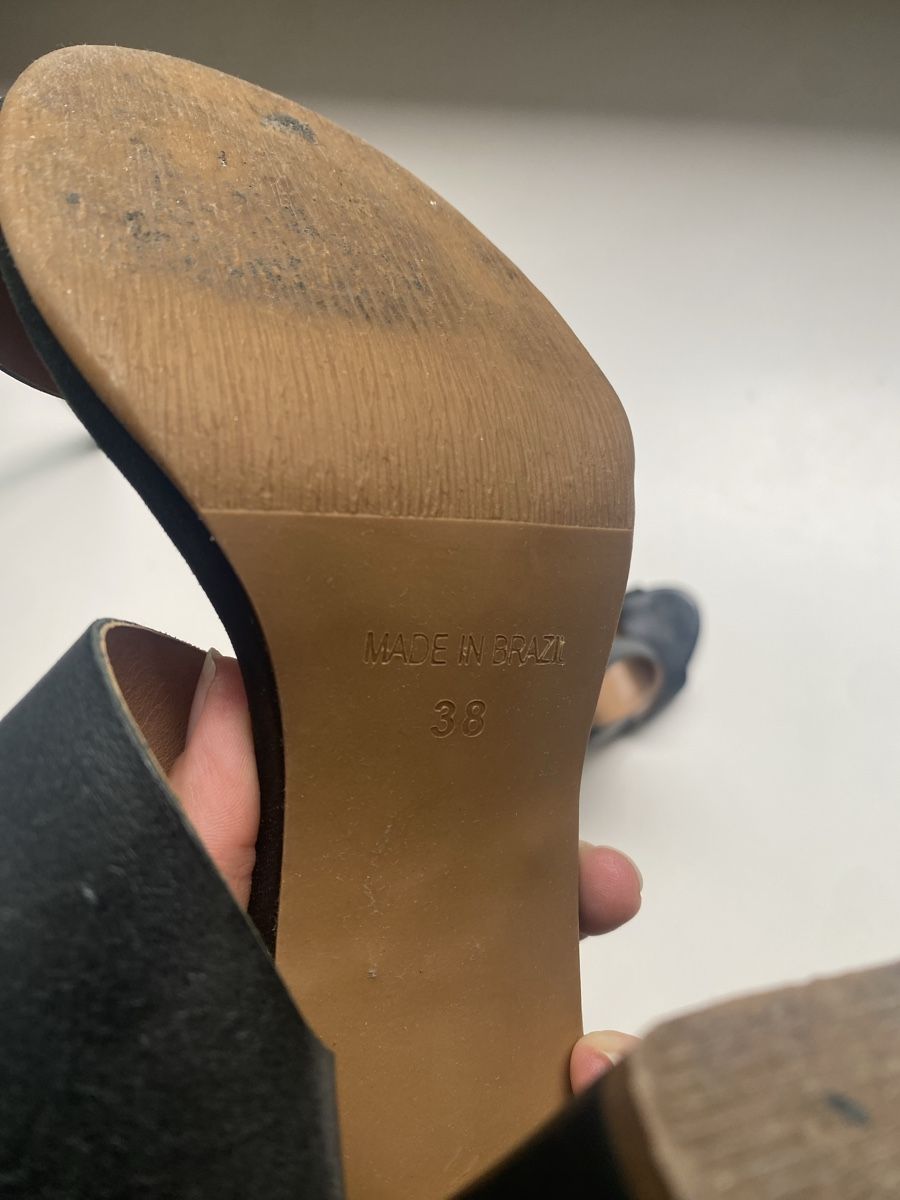 Chaussures femmes: Schwarze Sandaletten mit Blockabsatz – D'occasion à Widen par juinl 5