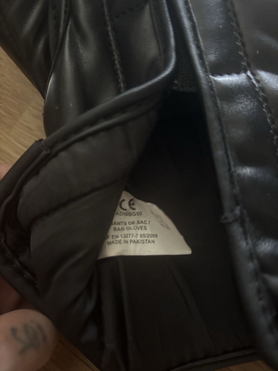 Adidas Guanti & manicotti: Gants de boxe Adidas Speed50 noirs – Nuovo (secondo la descrizione) da Glion venduto da carolineMV 2