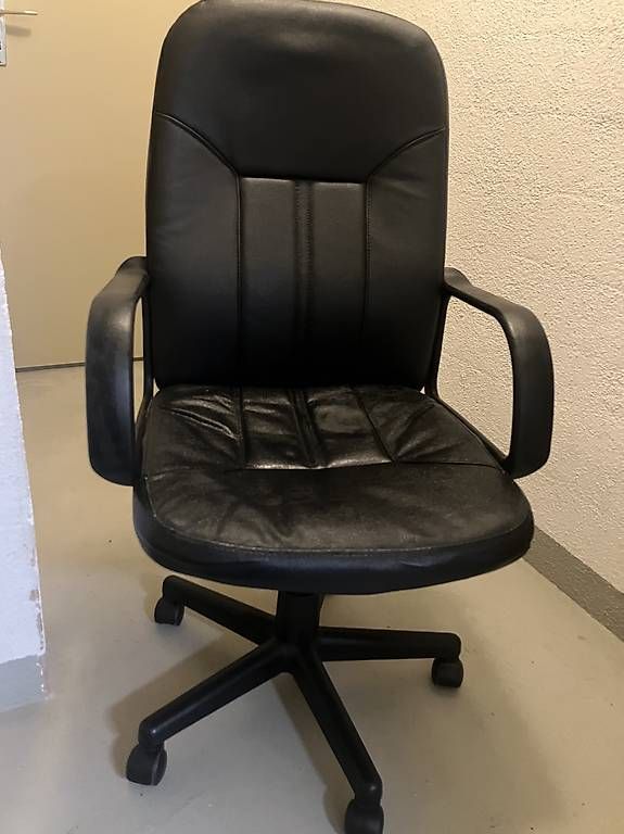 Chaises: Bürostuhl Chefsessel – D'occasion à Eschlikon TG par Urs.knopf