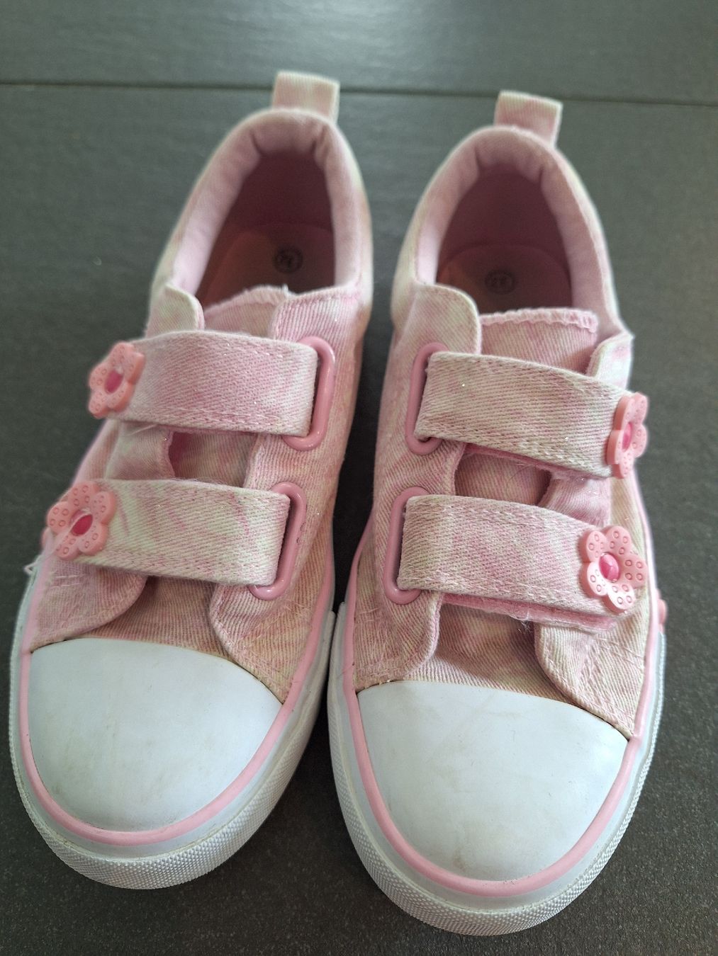 Scarpe per ragazze: Mädchen Stoffschuhe Gr. 32 – Usato da Brittnau venduto da Norge77 1