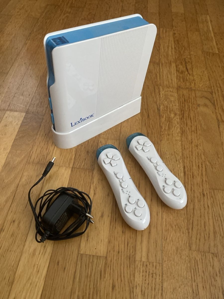 Consoles: Lexibook Videospielkonsole mit 2 Controllern – D'occasion à Wettingen par vpr_9gz6