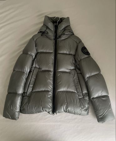 CANADA GOOSSE PUFFER JACKET (M)