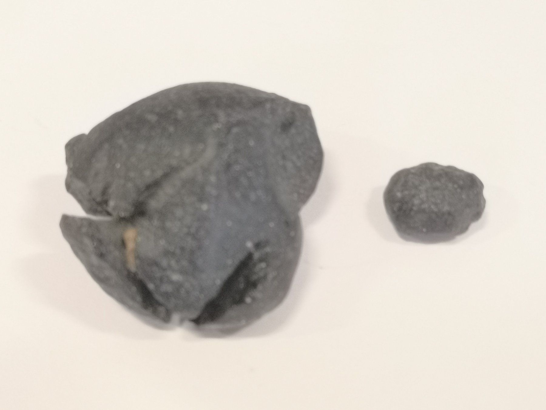 Minerali & Pietre curative: Tektit Indochinit Einschlag Meteorit 75g Meteoriteneinschlag – Usato da Kloten venduto da Euroasia 8