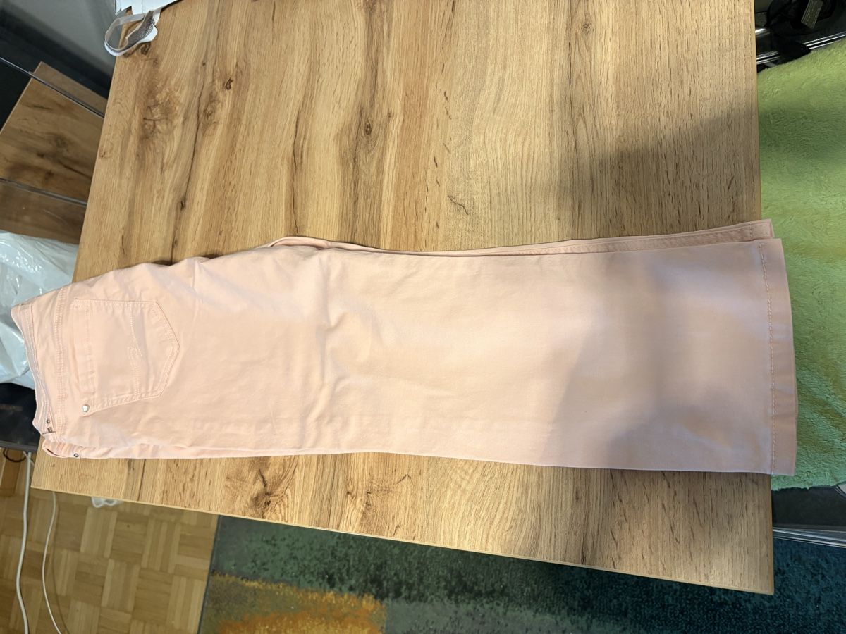 Jeans: Rosa Jeans Hosen – Gebraucht aus Basel von alisha.beuggert 2