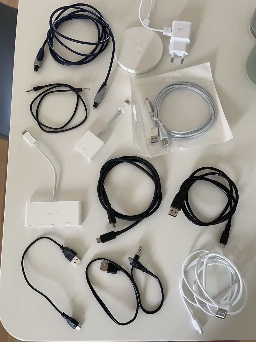 Cavi: 11 verschiedene Kabel und Adapter – Usato da Thalwil venduto da Andieg