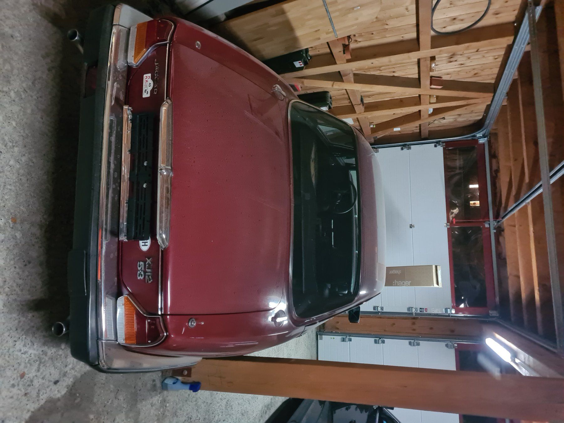 Jaguar Automobili: Jaguar XJ 12 Serie 3 – Difettoso da Häfelfingen venduto da SchoeflihofBinz 4