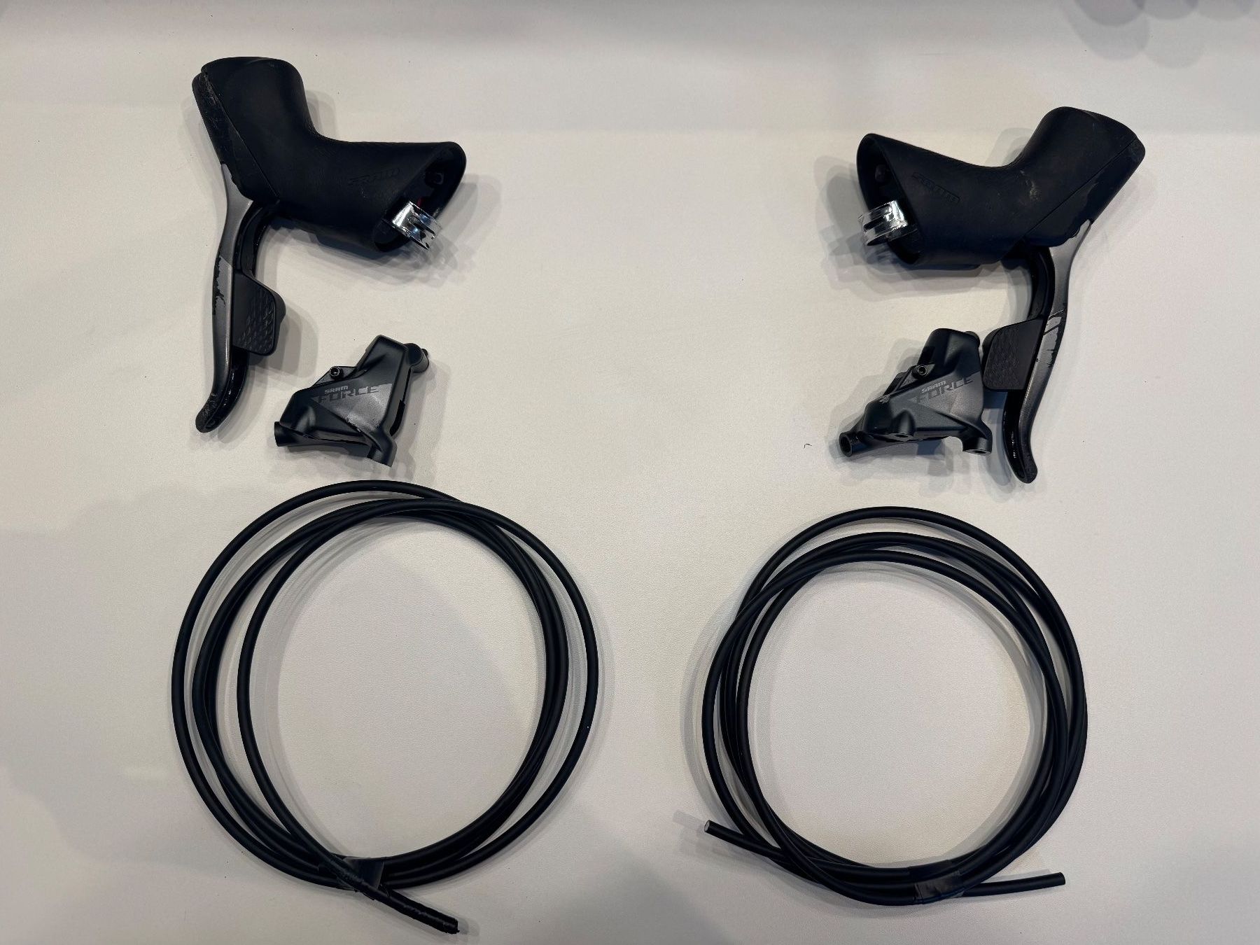 Sram Pezzi di ricambio: SRAM Force AXS eTAP Scheibenbremsen mit Brems-/Schaltgriff – Usato da Hittnau venduto da epic21