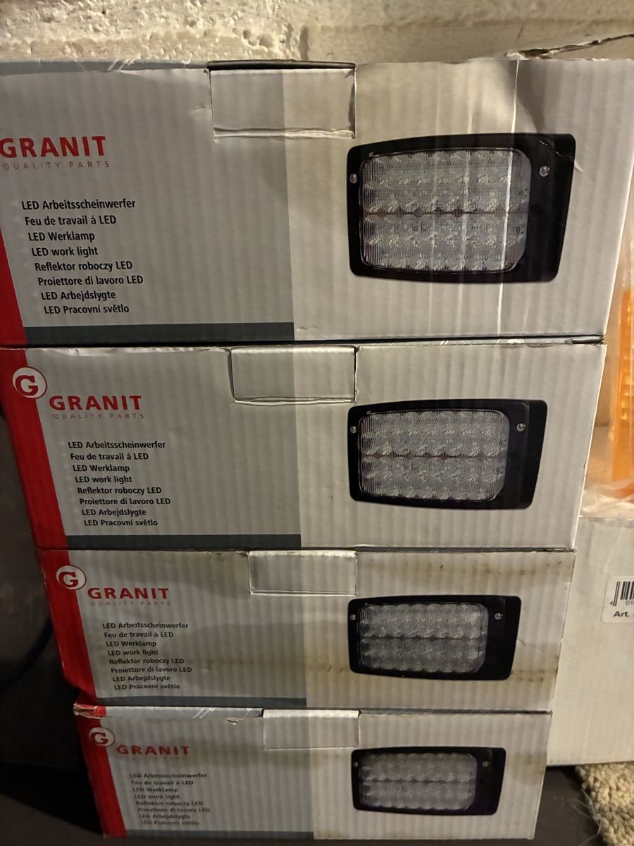 Phares: Led scheinwerfer Neu – Neuf avec emballage d'origine à Schangnau par UeliK0102
