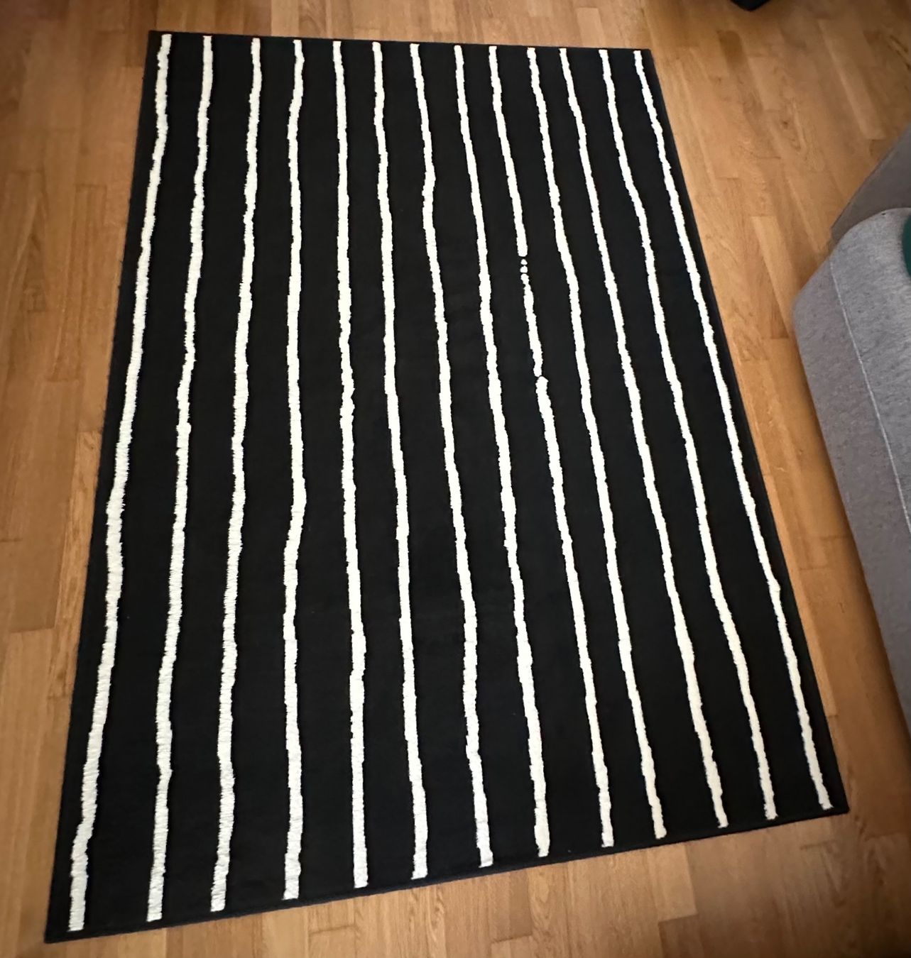 Ikea Teppiche: Teppich schwarz mit weissen Streifen – Gebraucht aus Zürich von Chrugeli73 1