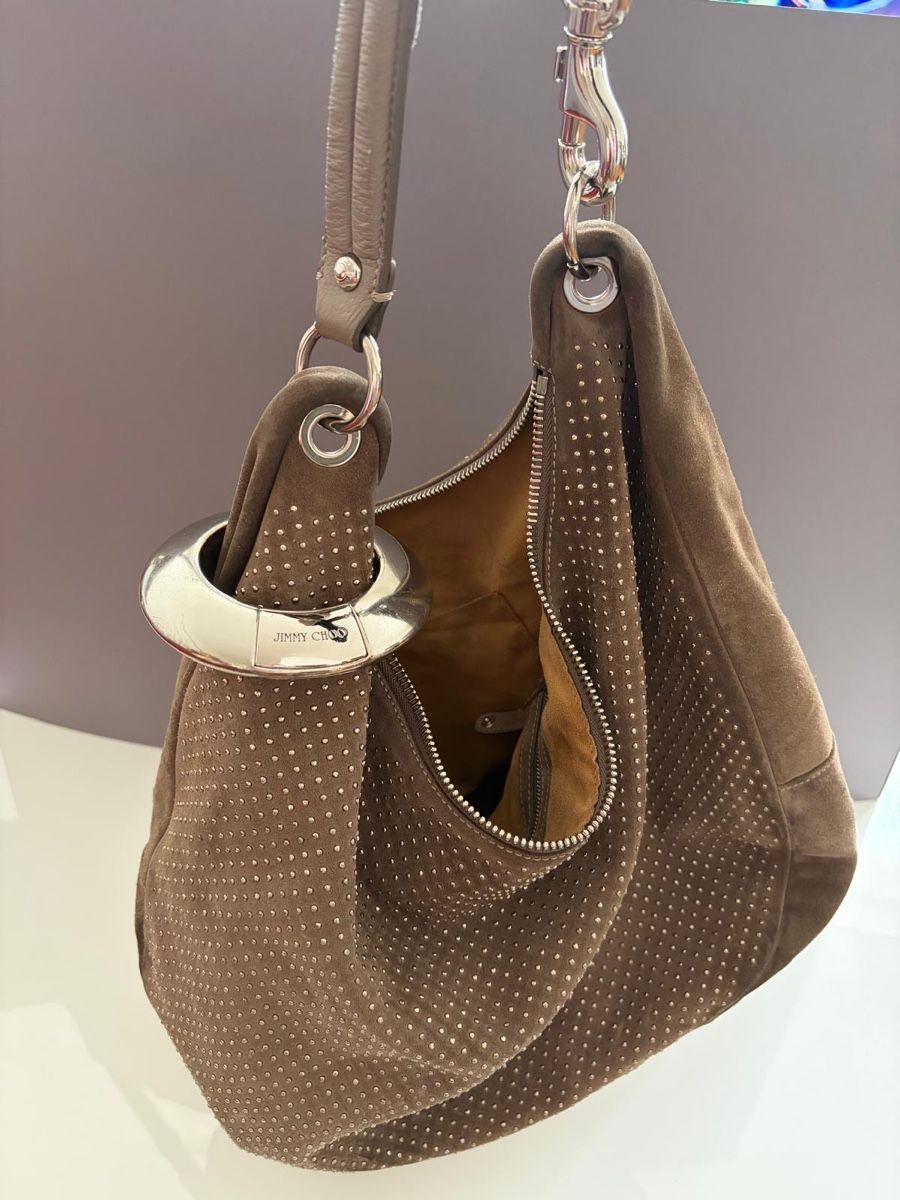 Jimmy Choo Borse da donna: Jimmy Choo Suede Hobo Beige Studs – Nuovo (secondo la descrizione) da Zürich venduto da koc_6l5j