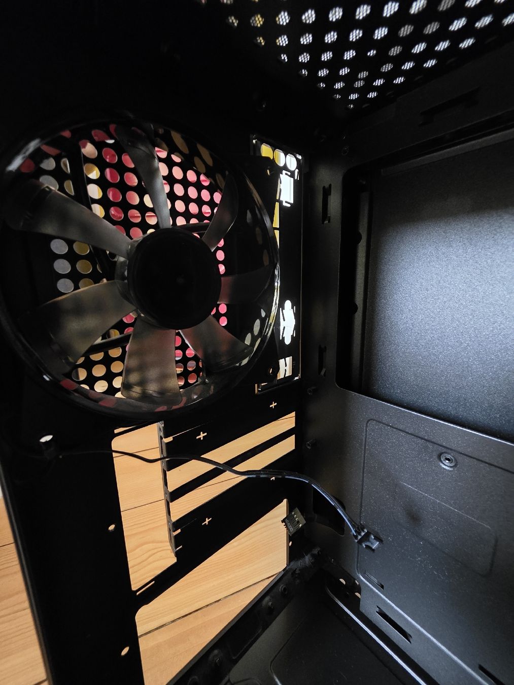 Custodie: Cooler Master PC Gehäuse mit Lüfter – Usato da Beringen venduto da VHSAM 3