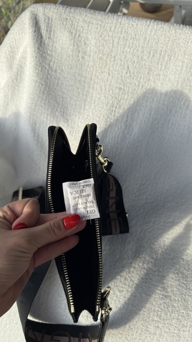 Aigner Taschen: Aigner Tasche schwarz – Neu und originalverpackt aus Speicherschwendi von sen_r6wk 2