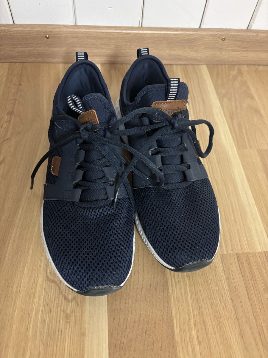 Scarpe da donna: blaue Bench. Turnschuhe Gr 40 – Usato da Montlingen venduto da ann_w6t2