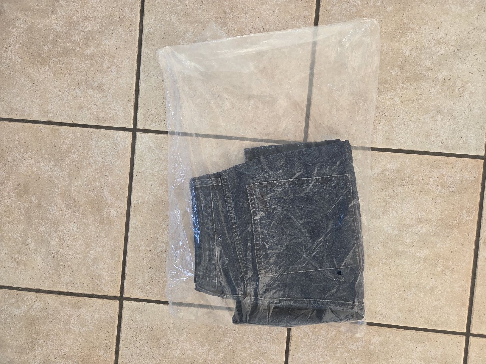Uniqlo Jeans: Neue Uniqlo Jeansshorts – Nuovo (secondo la descrizione) da Lupsingen venduto da alessandra_s 4
