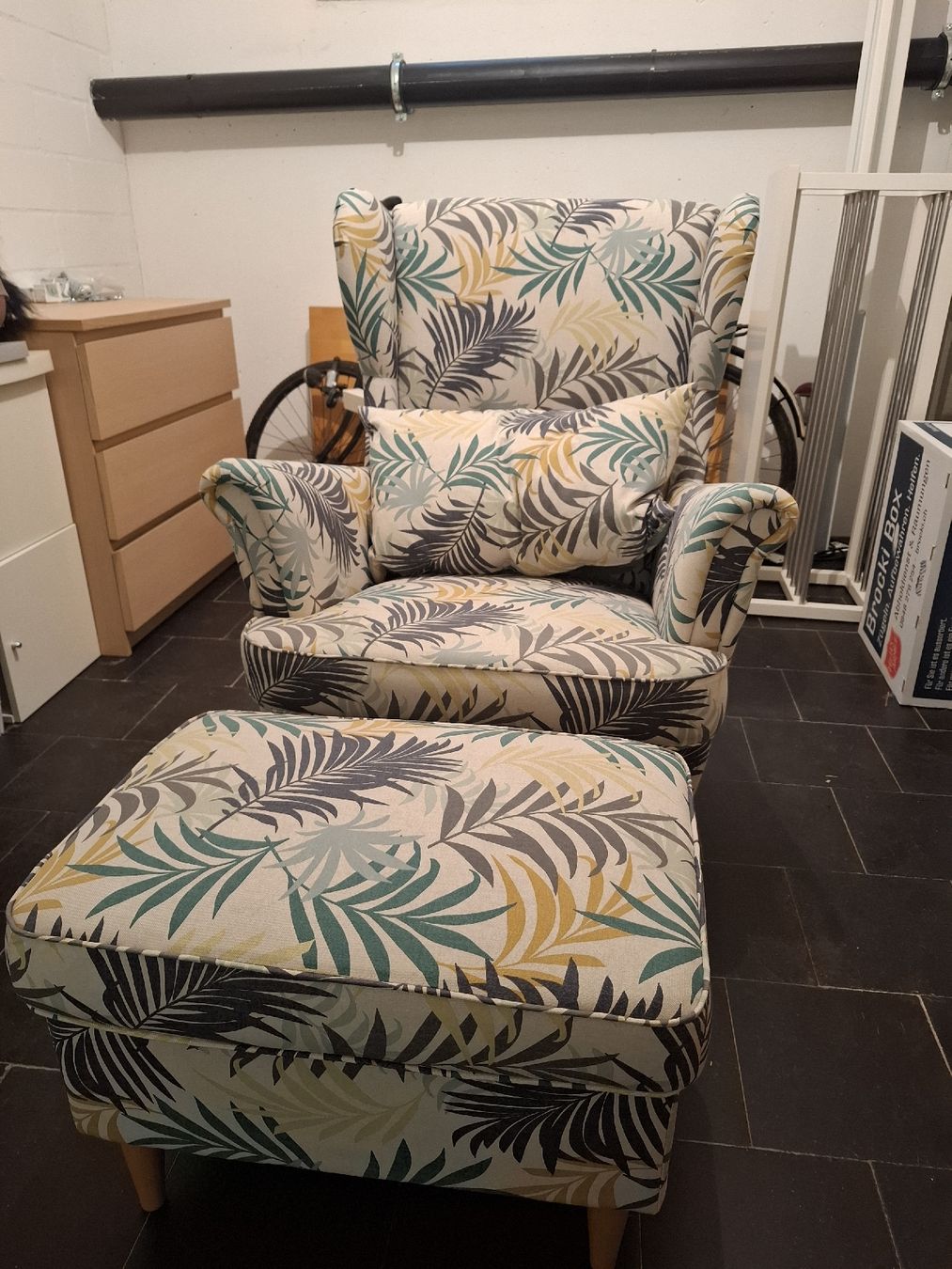 Ikea Sessel: Ohrensessel mit Hocker (IKEA) – Gebraucht aus Binningen von npr_6f96