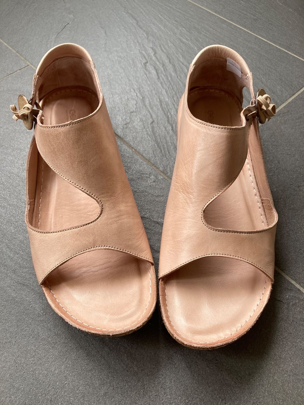 Scarpe da donna: Sandale Gr.45 in zartem Rosa – Usato da Rickenbach BL venduto da Sturka 2