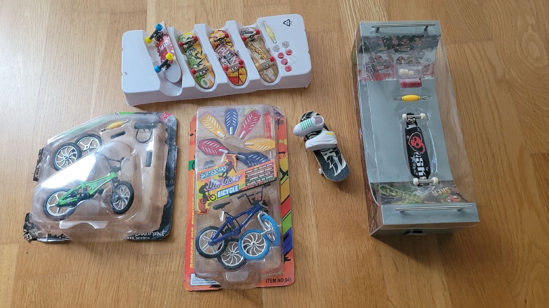 Giocattoli: Finger Skateboard – Usato da Langnau am Albis venduto da maj_hz95