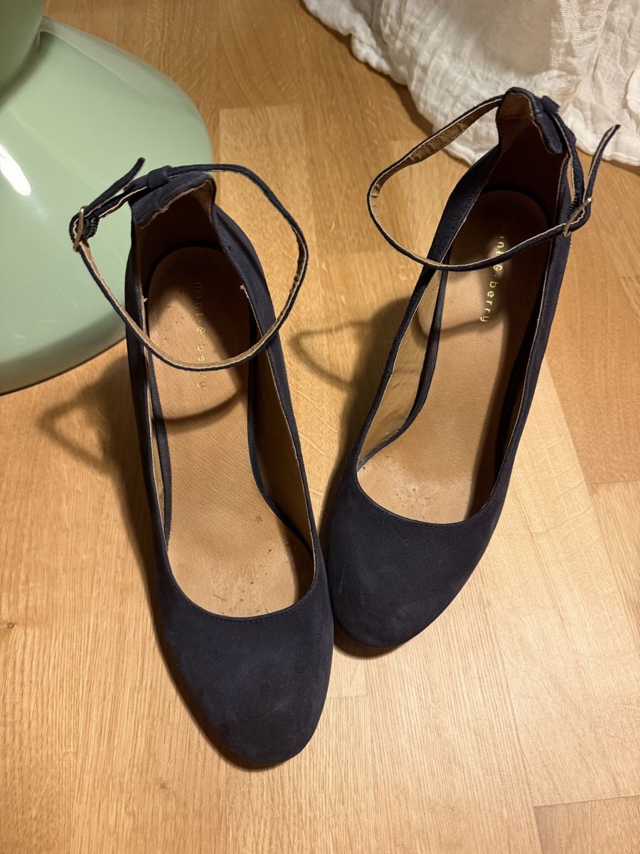 Mint & Berry Damenschuhe: Mint & Berry Leder Pumps Gr 40 – Gebraucht aus Zürich von bgg