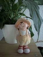 Gartenfigur – kleines süßes Mädchen 