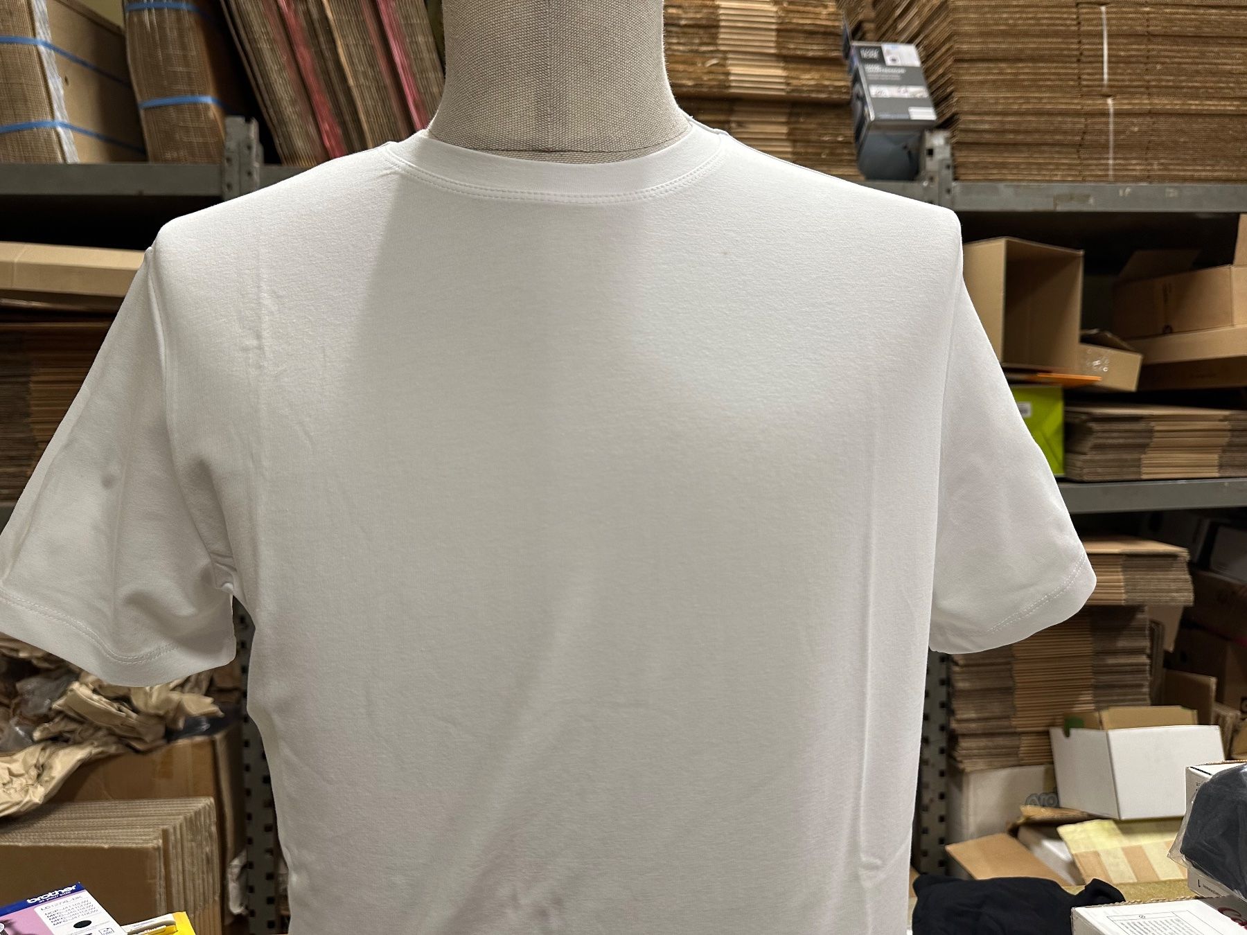 T-Shirts: 59Stk. neue, weisse T'Shirt 92% BW/ 8%Elastan – Neu und originalverpackt aus Necker von liq24
