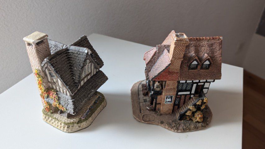 Statuette: 1x David Winter...1x Lilliput Lane – Difettoso da Winznau venduto da Delphin65