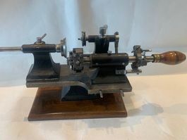 Petit tour d'horloger - machine à fraiser les cylindres