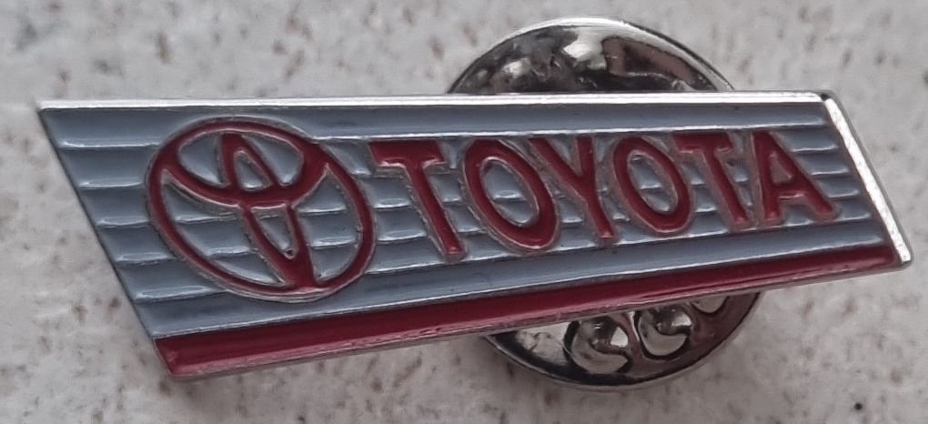 Toyota Placchette & Badge: Vintage Toyota Pin – Usato da Pfaffnau venduto da Liz6264 1