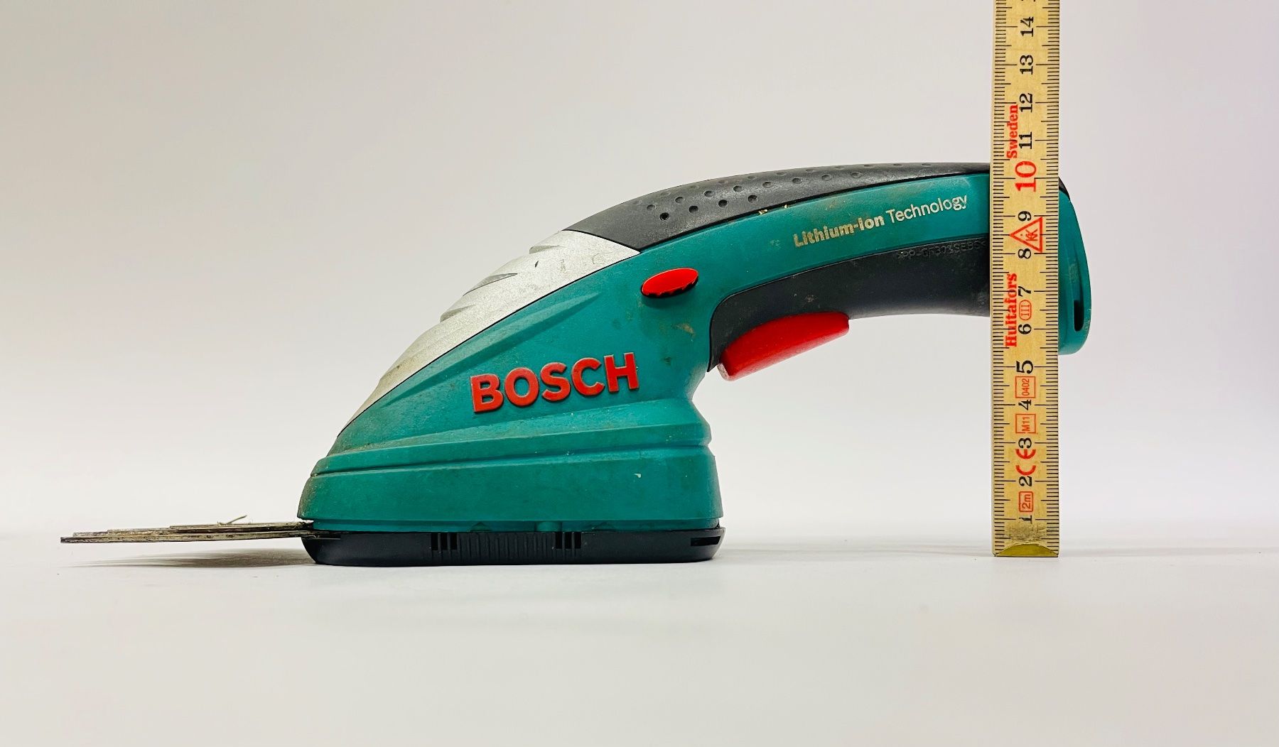Bosch Tutti gli attrezzi: Bosch Isio Akku Gras- und Strauchschere Set – Usato da Olten venduto da ELHANDEL 7