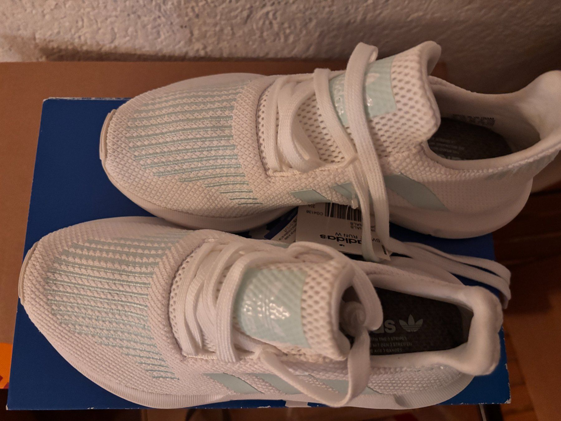 Adidas Scarpe da donna: Adidas Swift Run – Nuovo e nell'imballaggio originale da Birmensdorf ZH venduto da CAS-ZRH 1