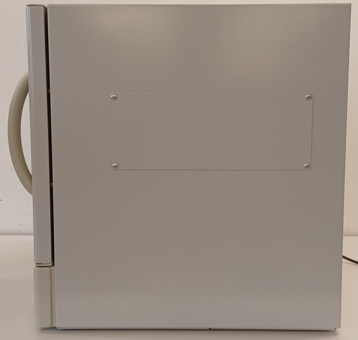 Accessori da laboratorio: Affymetrix GeneChip Hybridization Oven 645 – Usato da Niederdorf venduto da LeptonAG_Labor 1