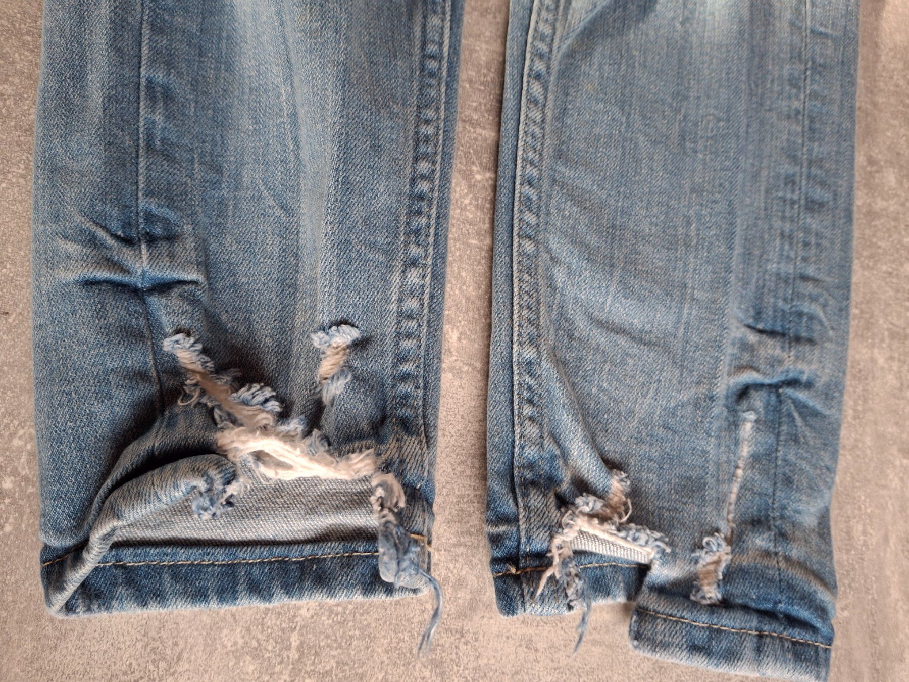 Pull&Bear Jeans: Pantalon jeans avec trous taille 46 - S marque Pull & Bear – Usato da Villiers venduto da san_jn5w 1