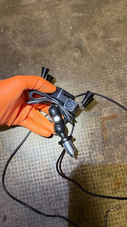 Staffe: Motorrad Handyhalterung USB Ladefunktion – Usato da Basel venduto da Hangman776 3