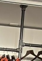 Sonstige Dekorationen & Accessoires: Kleiderständer aus Rohren sehr stabil – Gebraucht aus Interlaken von Skandalpreis 2
