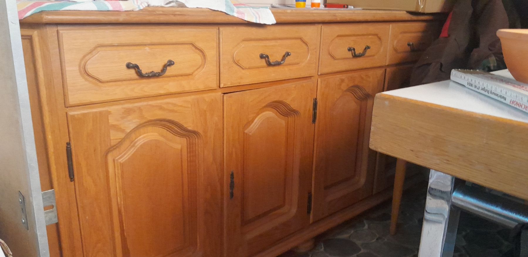 Schränke: Altes sideboard abzugeben – Gebraucht aus Lausen von Wachsblume 1