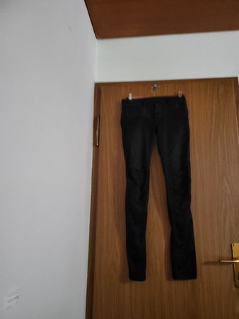 Pantalon noir Maje, taille 36 - Parfait pour l'automne!