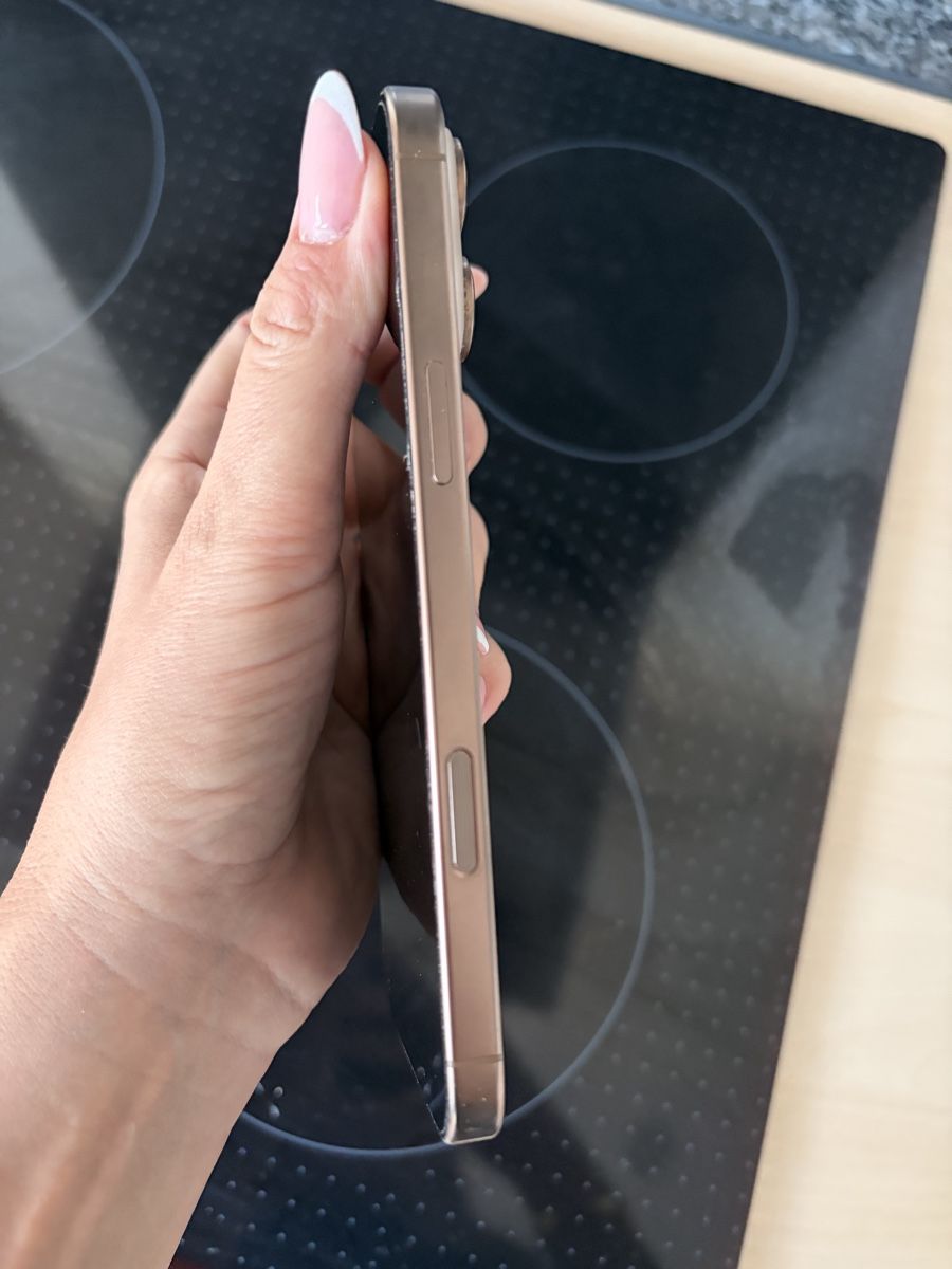 Apple Telefoni cellulari / Smartphones: Iphone 16 pro max 256 GB – Usato da Lachen SZ venduto da wal_c7kn 4