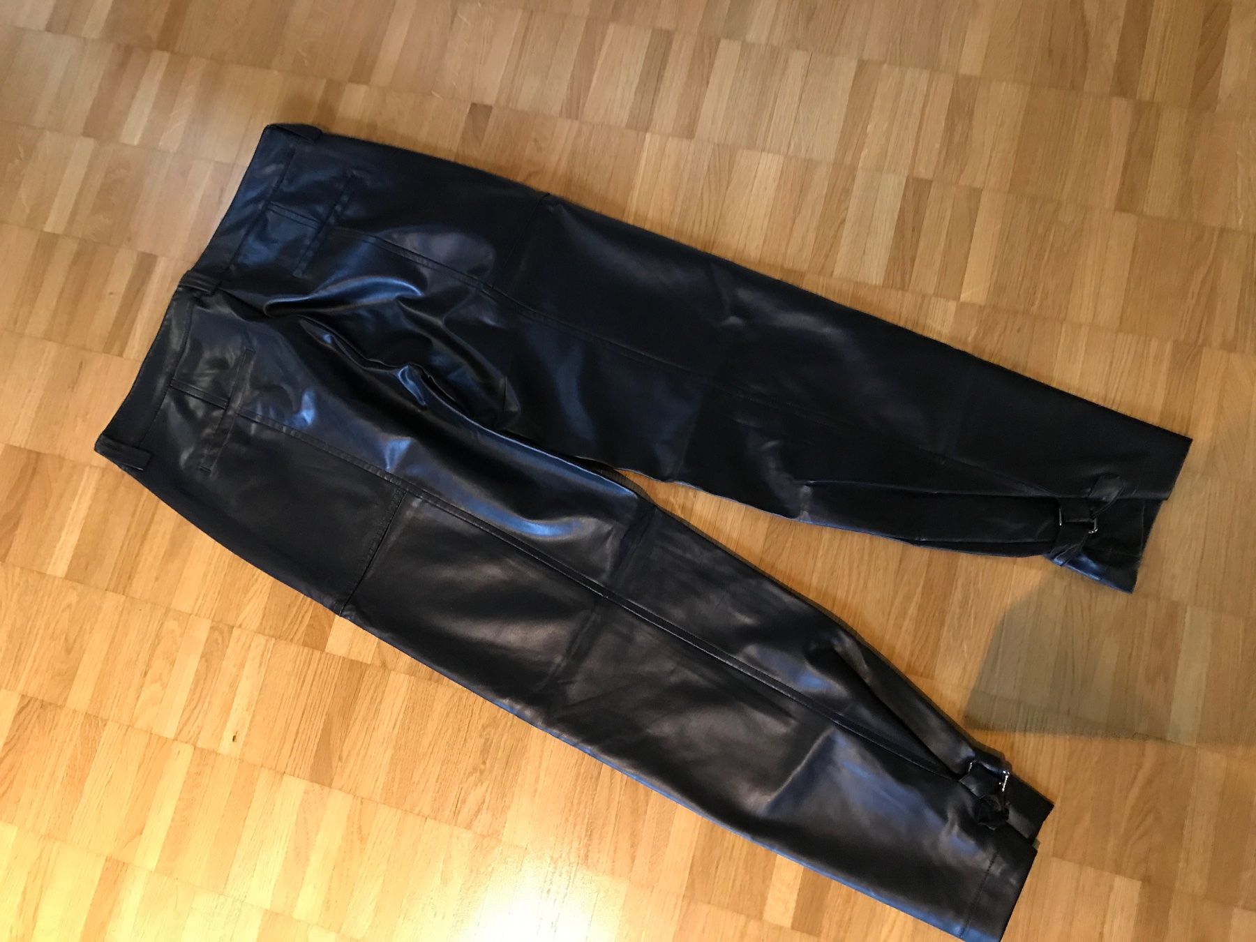 Cambio Hosen: Coole Cambio Kunstlederhose Gr 36 – Neu (gemäss Beschreibung) aus St. Margrethen SG von kellenbh 4