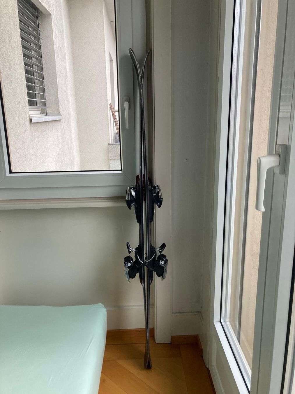 Rossignol Sci: Skis Rossignol 160 cm, fixations Look – Usato da Fribourg venduto da hal_w92j 8