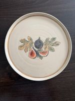 Assiette en céramique faite et peinte à la main