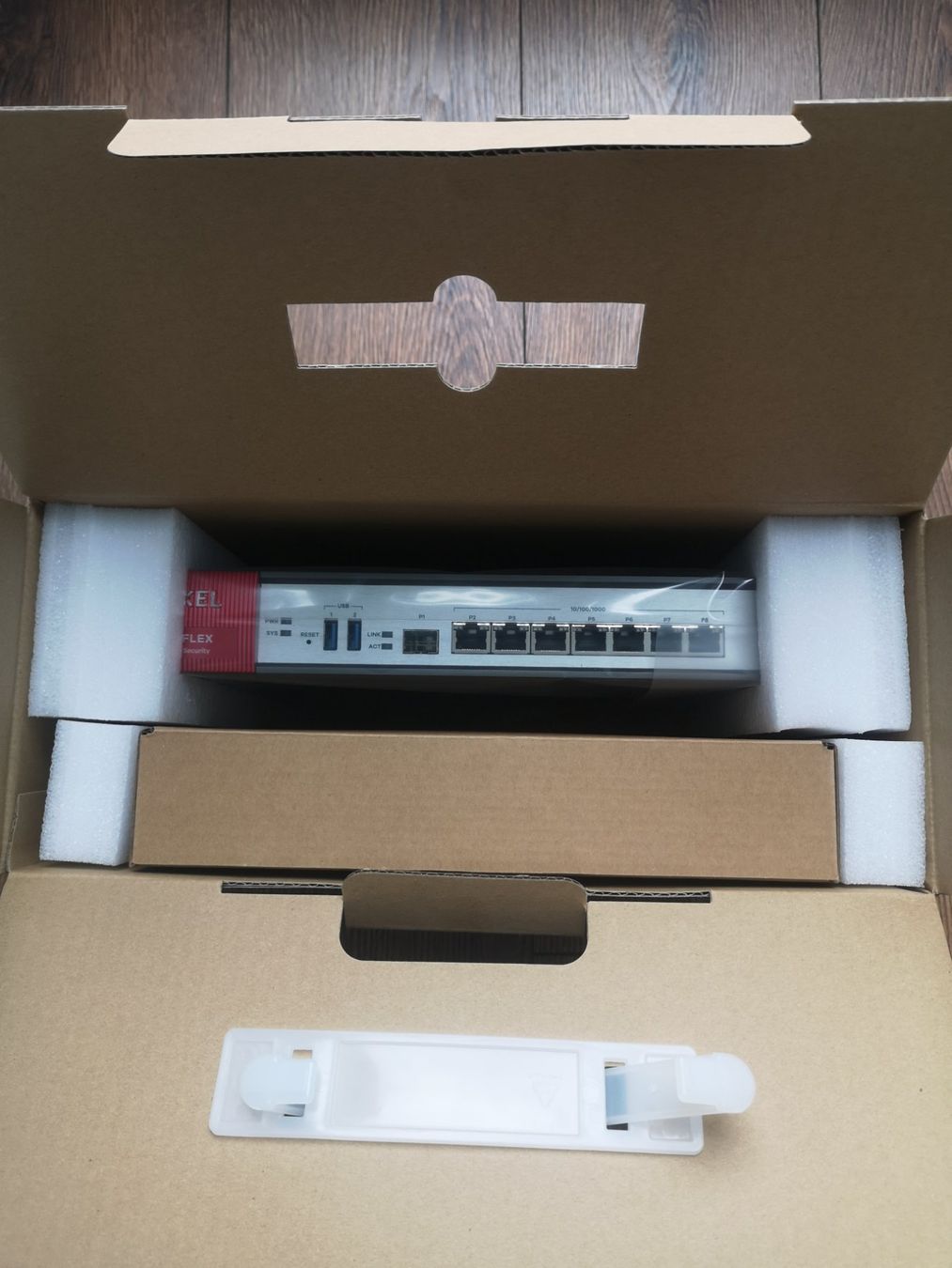 Zyxel Firewall: Zyxel USG FLEX 500 – Nuovo e nell'imballaggio originale da Baar venduto da parisakhareji 1