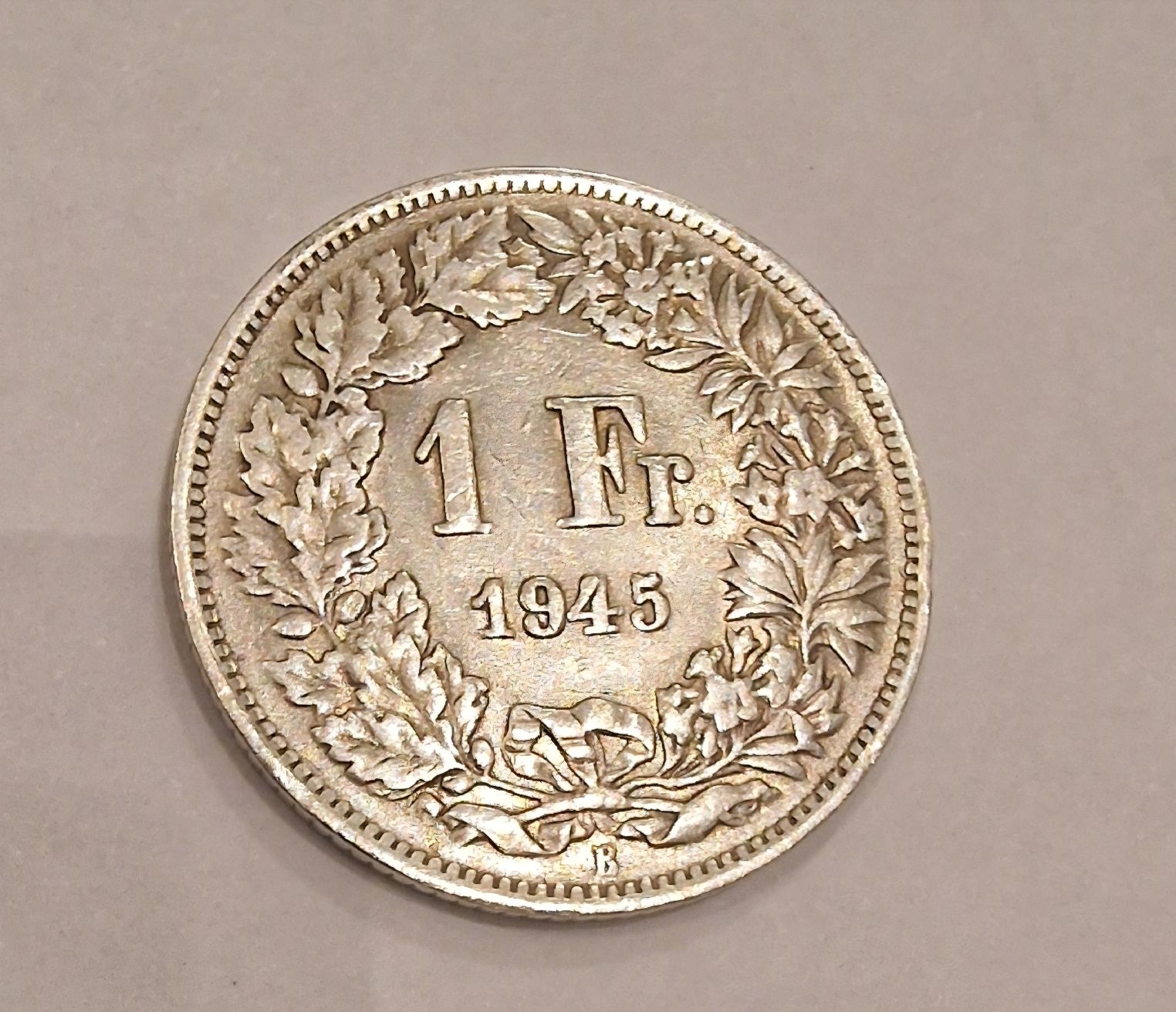 Toutes les monnaies: 1 Fr. 1945 Helvetia Schweizer  – D'occasion à Arbon par sar_l7ll 3