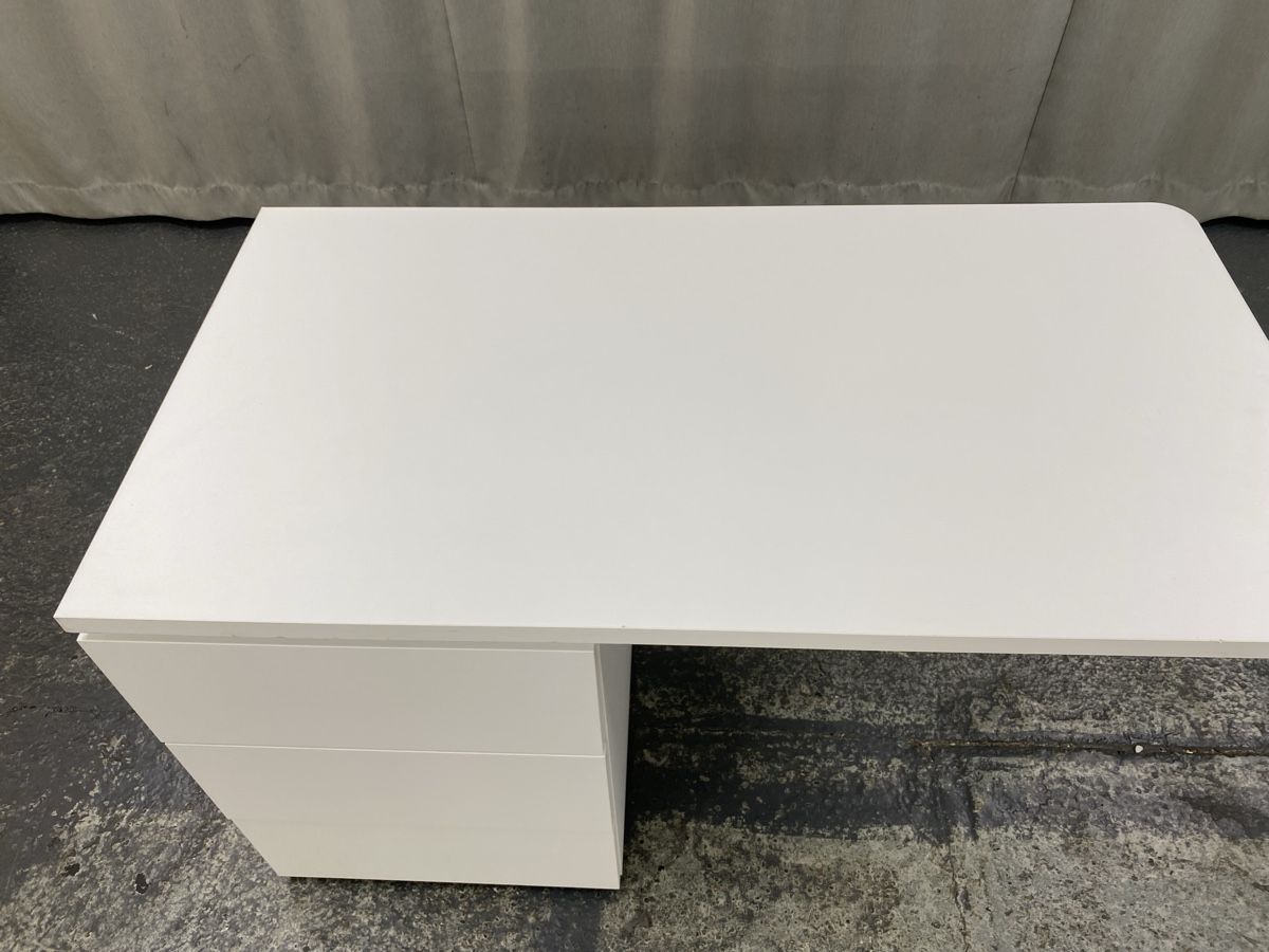 Bureaux: Schreibtisch  – D'occasion à Hägglingen par Karin0802 6