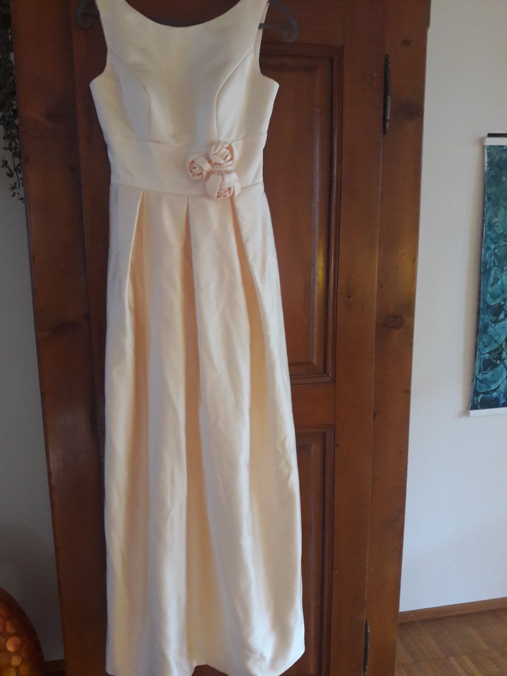Kleider: KLEID - FESTKLEID -  Lang mit BLUME - Creme-Farbe - ca. 32 – Gebraucht aus Luzern von miocarobabbonetoscan 3