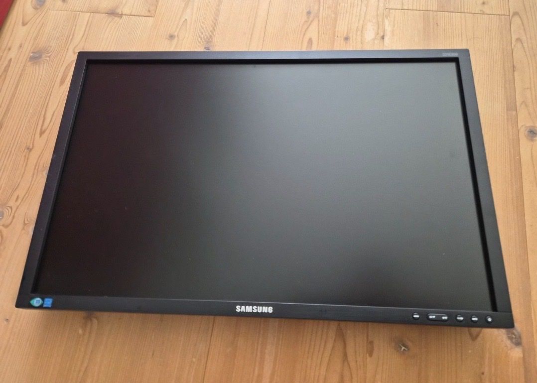 Monitore: 24" Monitor Samsung  S24E650XW  – Gebraucht aus Kriens von sar_28xx