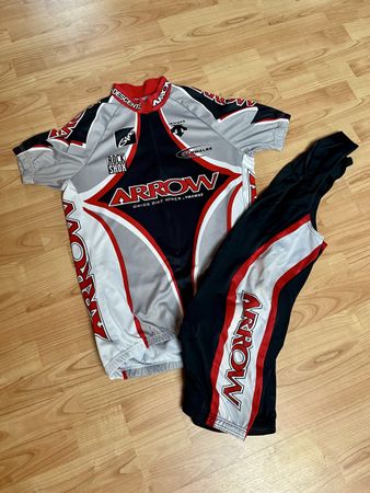 Vintage Radtrikot und Hose Grösse XL „TEAM ARROW“
